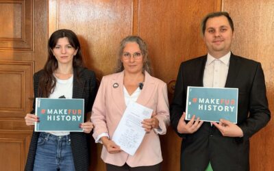 Депутати от всички парламентарни групи внесоха законопроект за забрана на фермите за ценни кожи